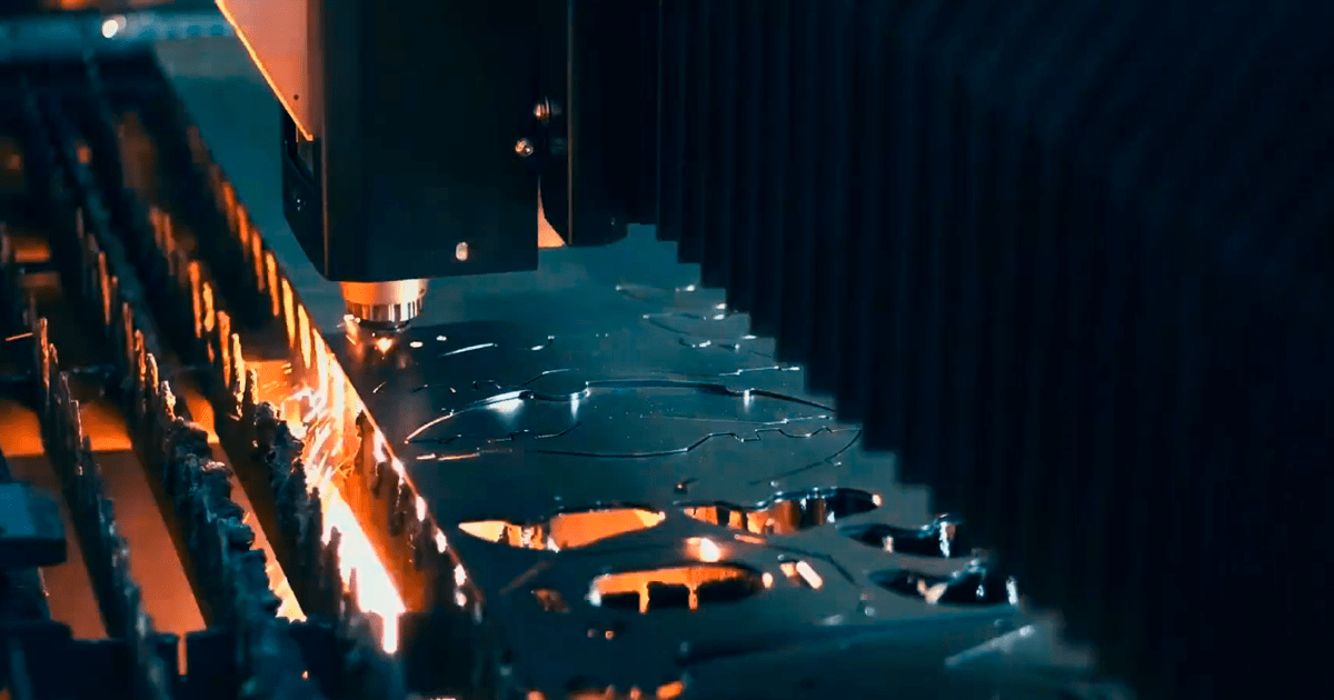 Como o laser de fibra está moldando o futuro do corte de metais